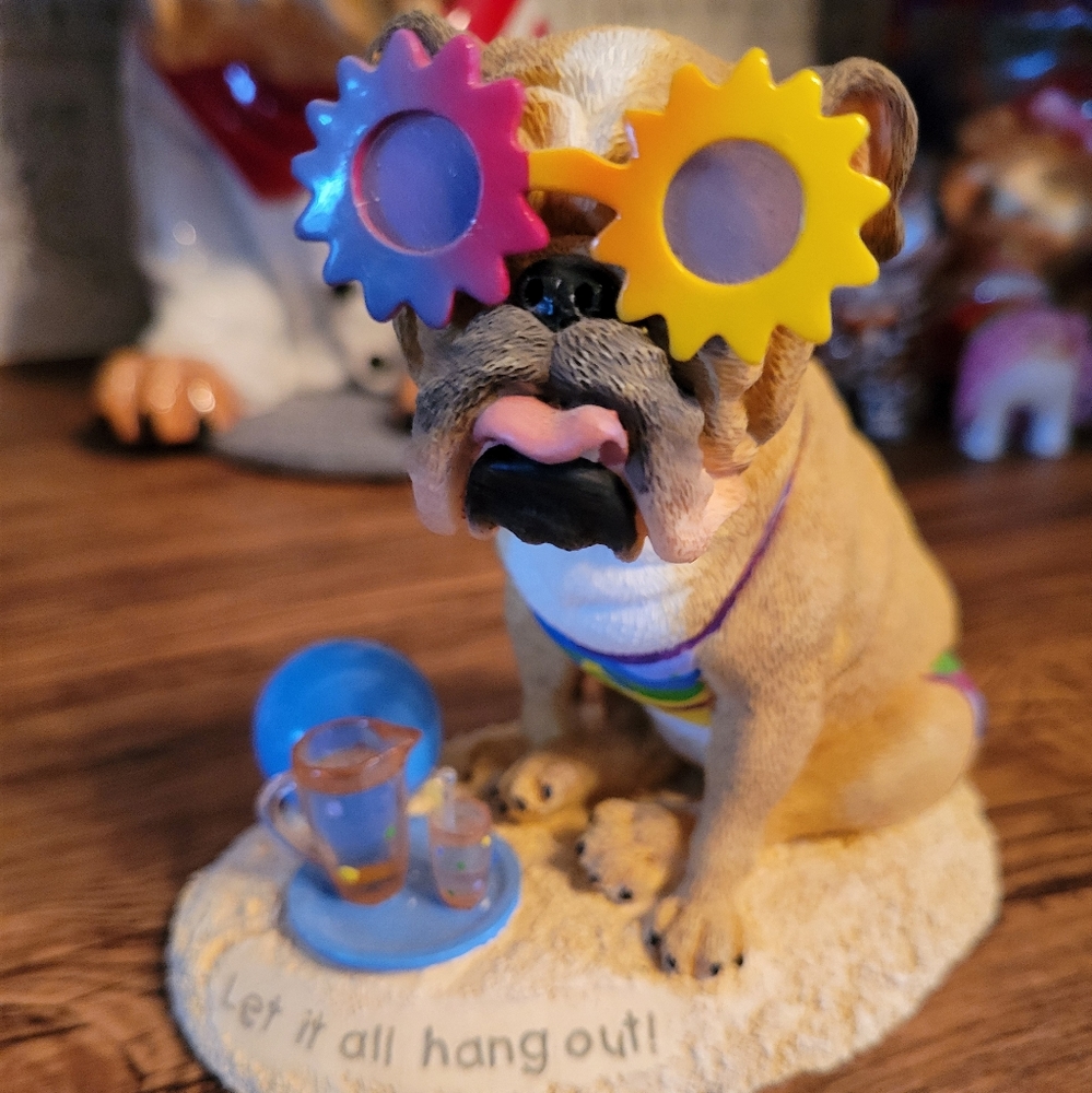 ZELDA "Let it all hang out"  bulldog bobblehead